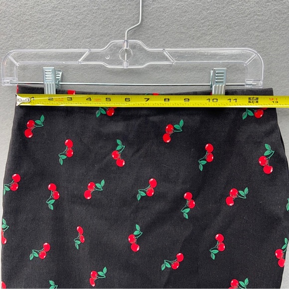 7th Avenue Design Studio New York & Company Women's Skirt XS Black Cherries - Picture 7 of 9